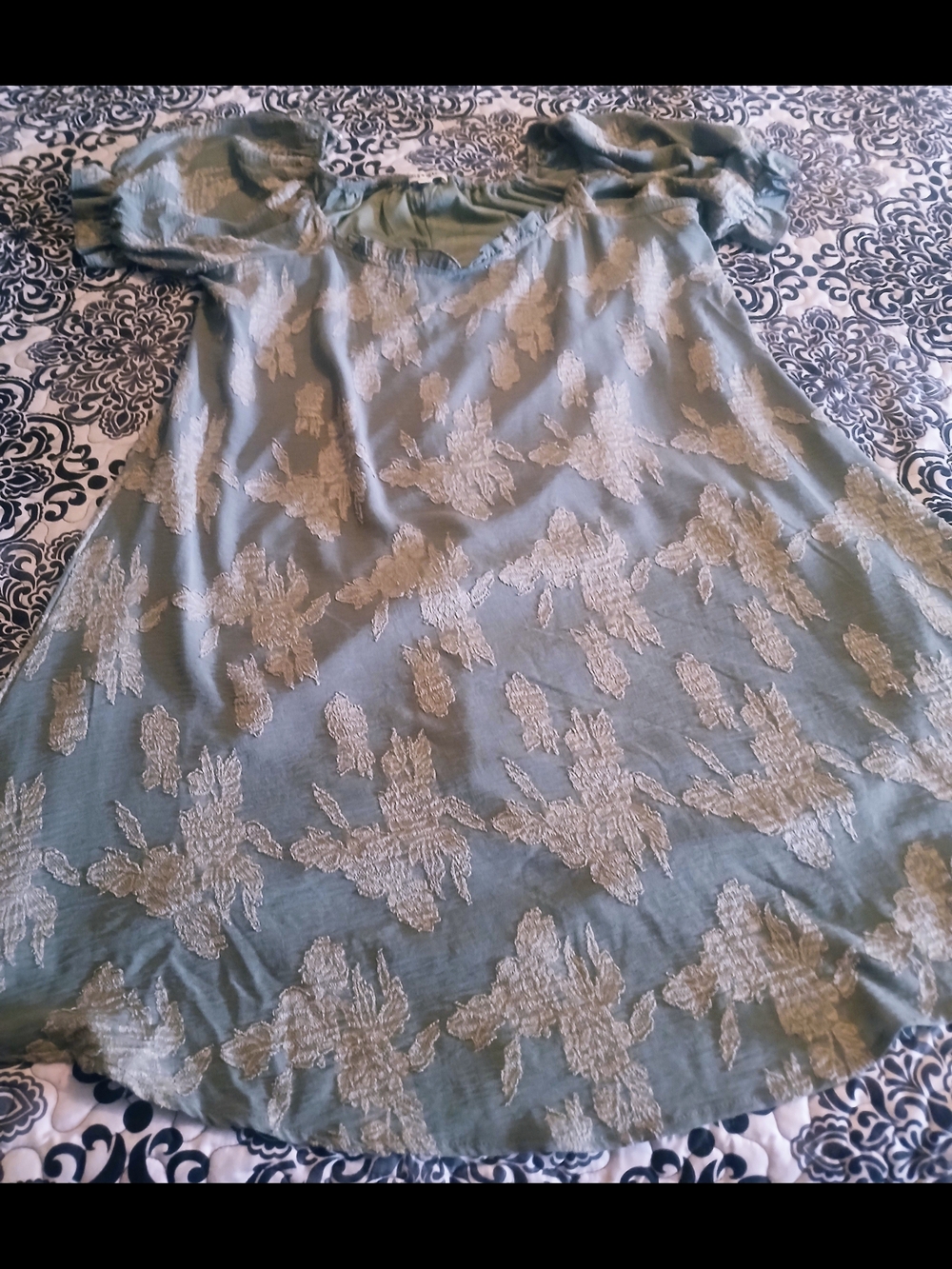 Floral Embroidered Puff Sleeve Dress — Sage Green